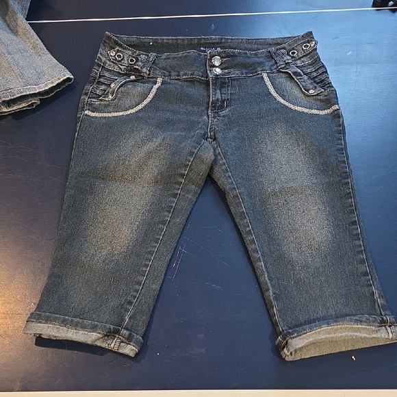 Stylish Blue Denim Women's Shorts - Picture 1 of 6